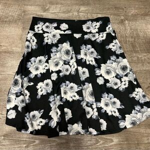 B Jewel A-Line Flower Print Skirt Size Small